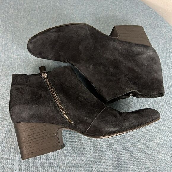 Eileen Fisher Almond Toe Block Heel Suede Bootie In Black Size 11 - Picture 6 of 10